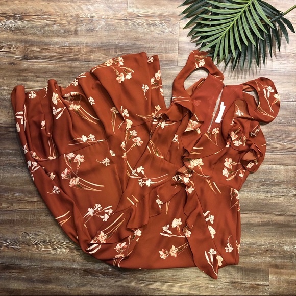 Astr Dresses & Skirts - ☀️ON SALE☀️ ASTR floral maxi dress